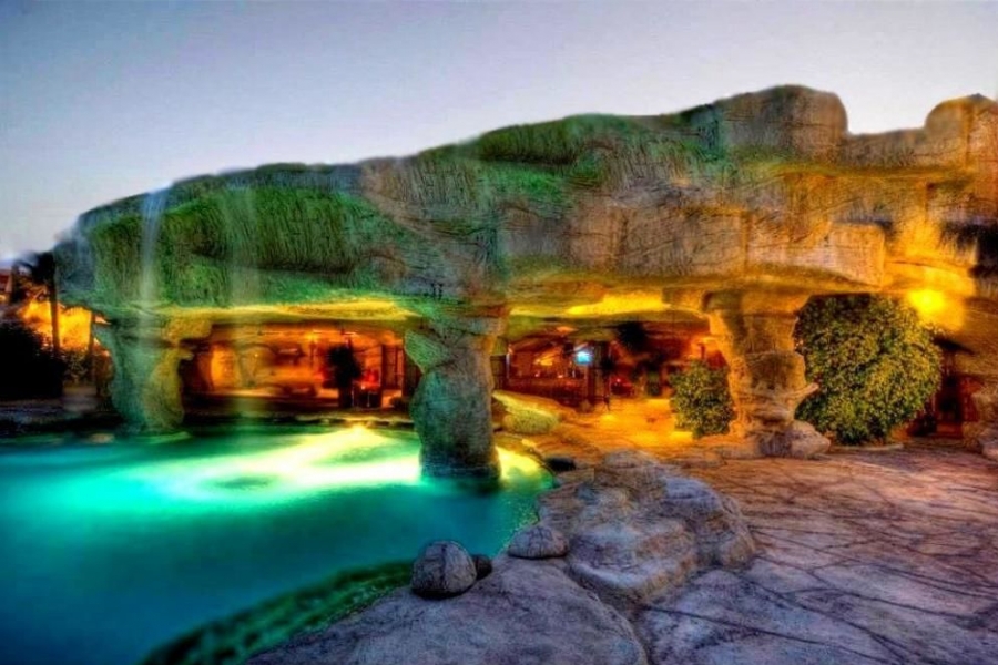 Caves Beach Resort